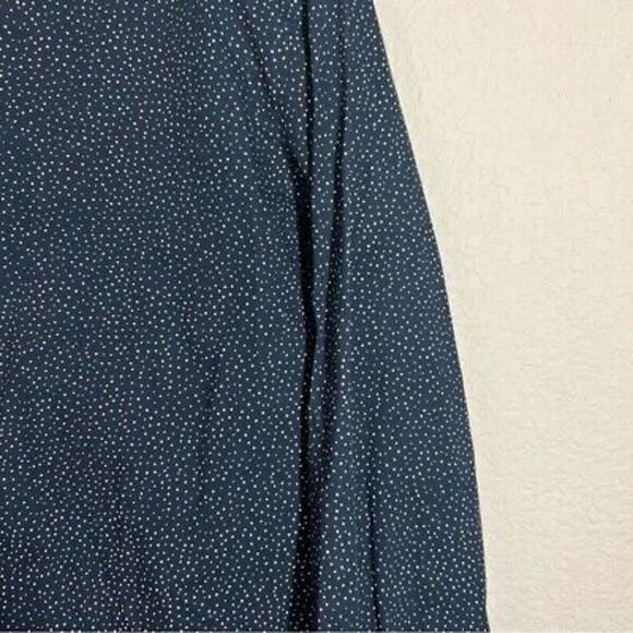 H&M Womens Navy Polka Printed Button Up Shirt Slim Fit Long‎ Sleeve Size Large - Picture 2 of 6